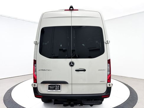 Used 2024 Mercedes-Benz Sprinter 2500 image 35