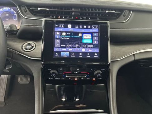 Used 2021 Jeep Grand Cherokee L Limited image 21