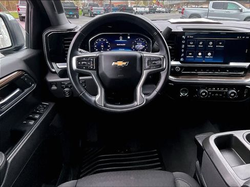 Used 2023 Chevrolet Silverado 1500 LT image 16