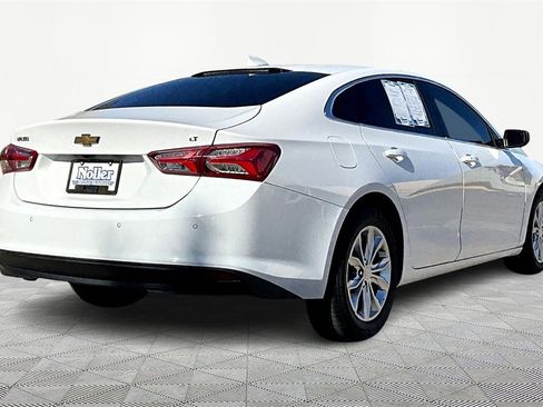 Used 2020 Chevrolet Malibu LT image 2