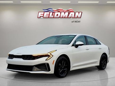 Used 2025 Kia K5 LXS FWD image 1