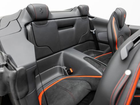 Used 2025 Ferrari Roma Spider RWD image 30