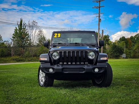 Used 2023 Jeep Wrangler Unlimited Sport AWD/4WD image 8