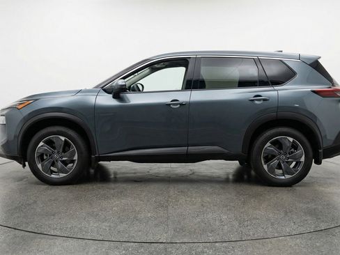 Used 2025 Nissan Rogue SV image 5