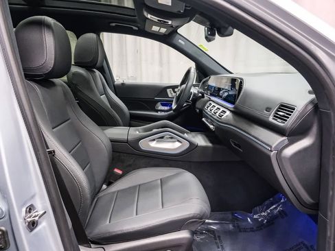 Used 2025 Mercedes-Benz GLS 450 4MATIC image 17
