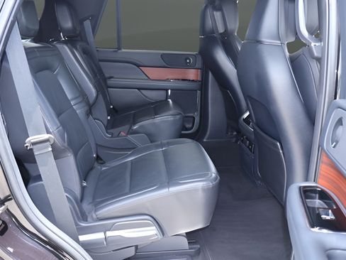 Used 2024 Lincoln Navigator Reserve AWD/4WD image 22