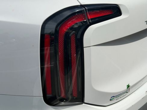 Certified 2024 Kia Telluride EX FWD image 13