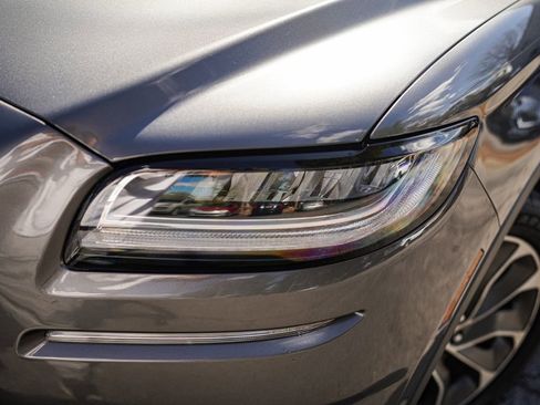 Used 2023 Lincoln Nautilus Reserve w/ Equipment Group 201A image 4