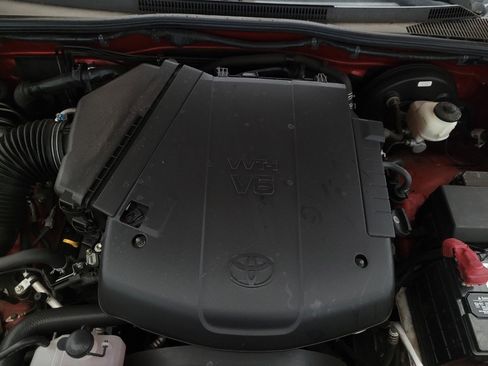 Used 2015 Toyota Tacoma PreRunner w/ SR5 Package image 30