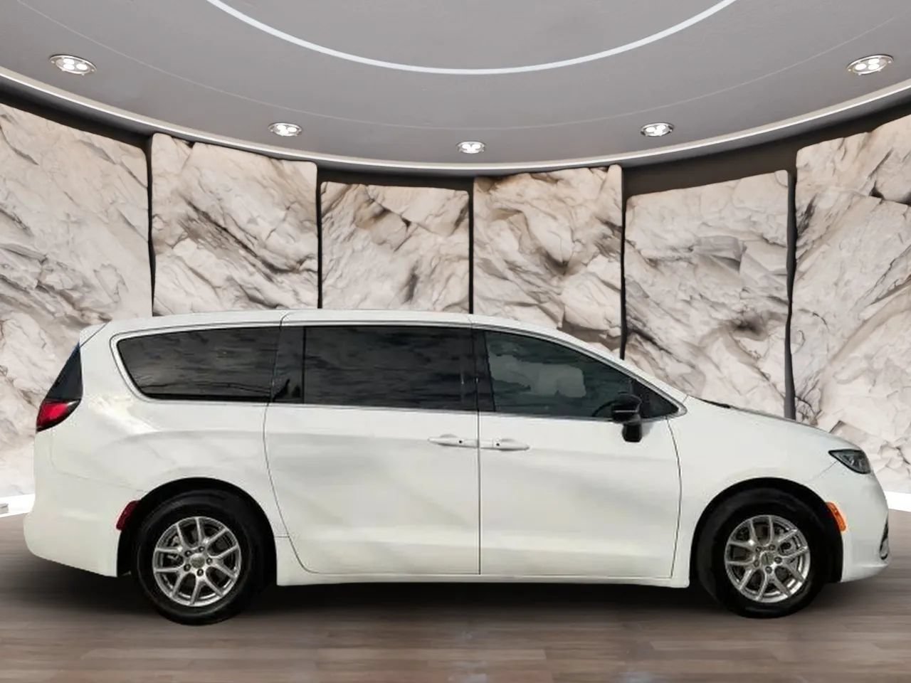 Used 2025 Chrysler Pacifica Select FWD image 8