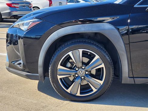 Used 2019 Lexus UX 200 image 8