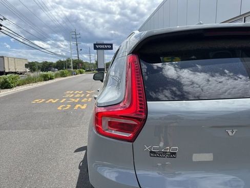 Certified 2025 Volvo XC40 B5 Plus AWD/4WD image 10