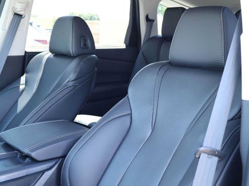 Certified 2026 Acura MDX w/ Technology Package FWD image 11