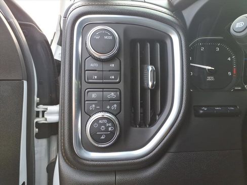 Used 2021 GMC Sierra 2500 AT4 w/ AT4 Premium Plus Package image 17