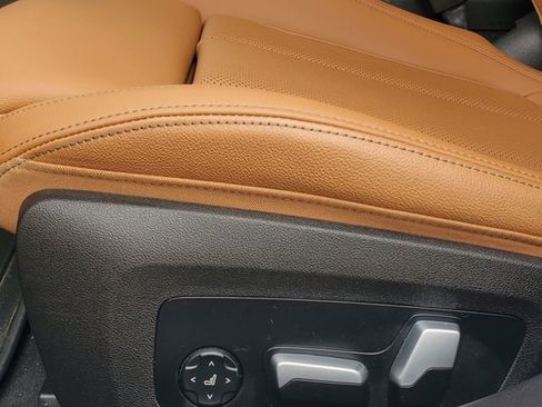 Used 2022 BMW 330i xDrive Sedan w/ Premium Package 2 AWD/4WD image 8