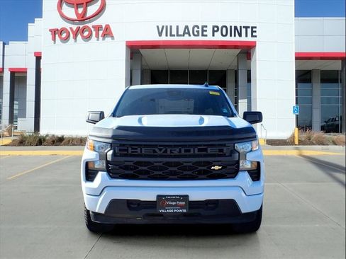 Used 2022 Chevrolet Silverado 1500 Custom image 2
