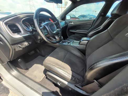Used 2019 Dodge Charger Scat Pack w/ Dynamics Package RWD image 6
