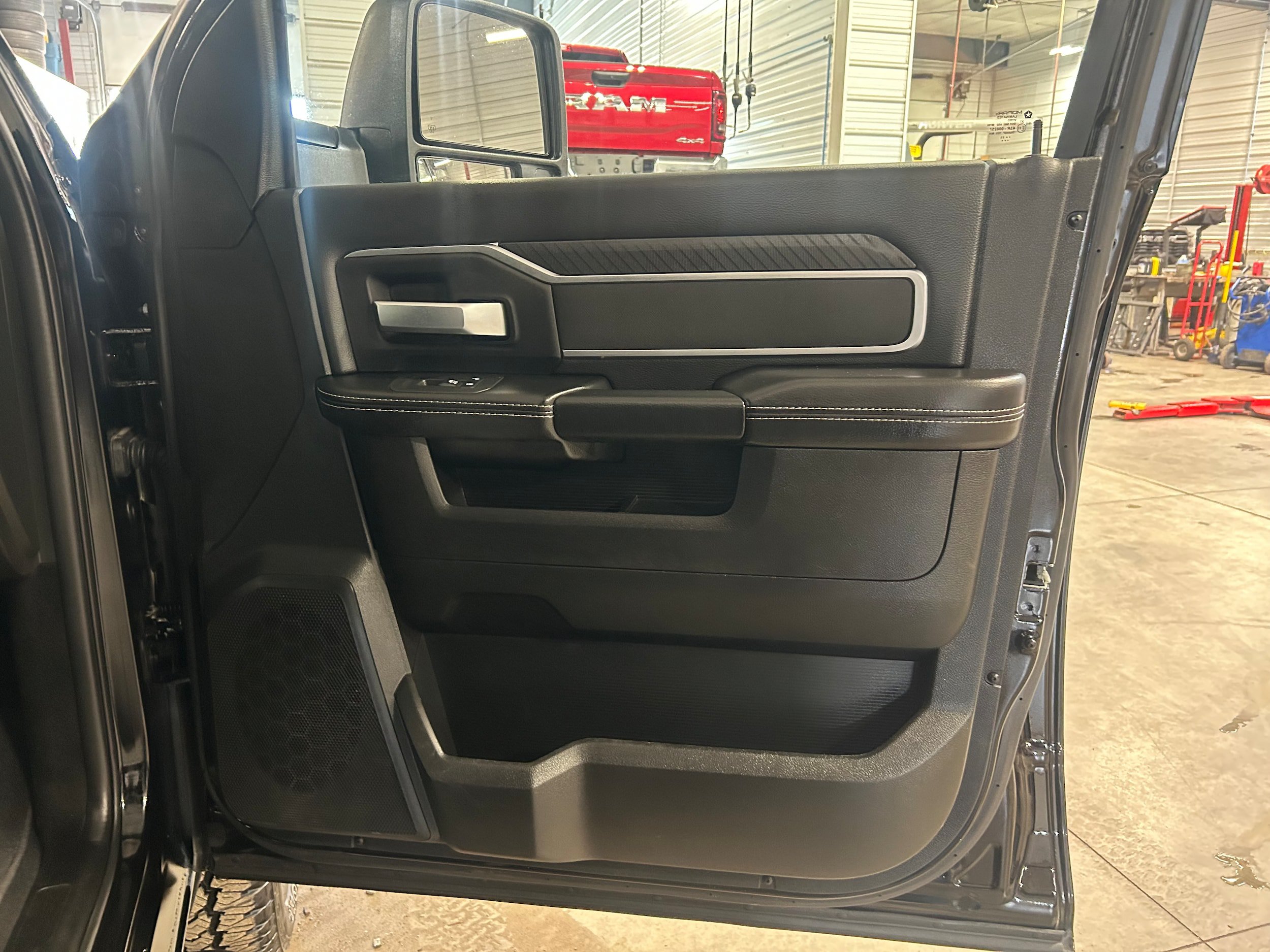 Used 2025 RAM 2500 Big Horn AWD/4WD image 7