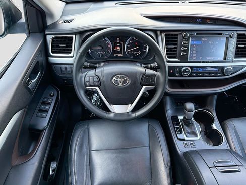 Used 2016 Toyota Highlander XLE AWD/4WD image 16