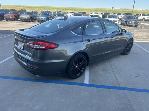 Used 2020 Ford Fusion SE w/ Equipment Group 151A FWD image 5