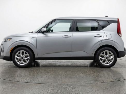Used 2025 Kia Soul LX w/ LX Technology Package image 5