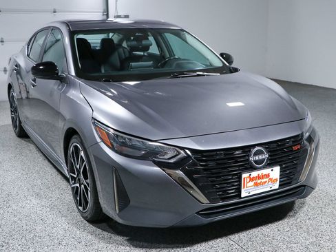 Used 2024 Nissan Sentra SR FWD image 5
