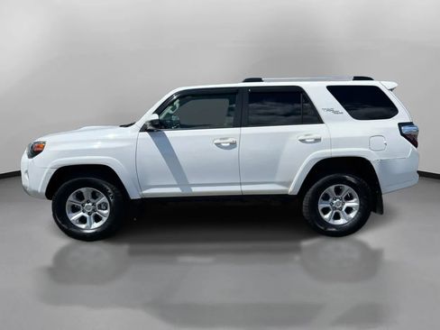 Used 2018 Toyota 4Runner TRD Off-Road AWD/4WD image 15