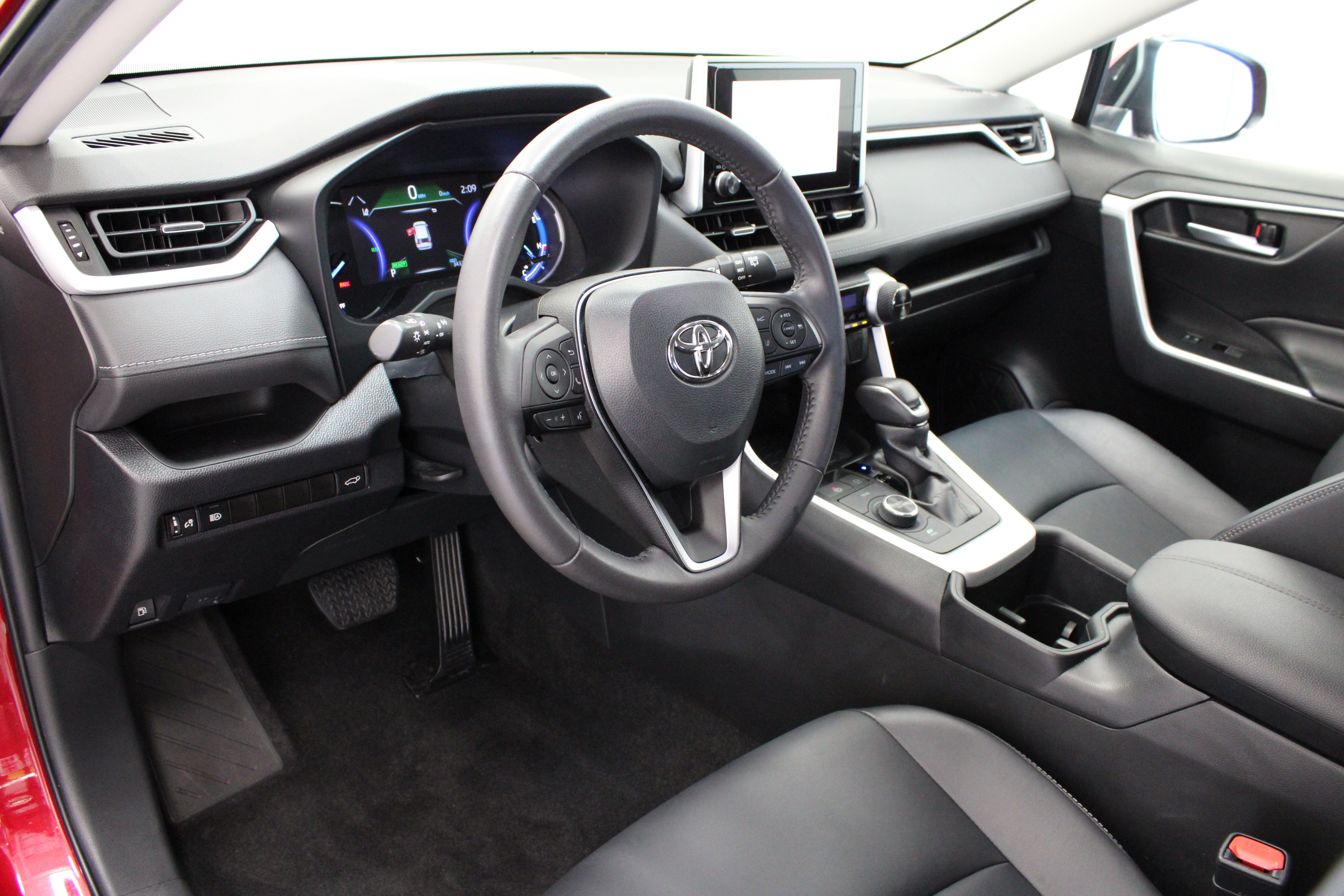 Used 2023 Toyota RAV4 XLE Premium AWD/4WD image 13