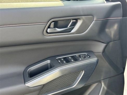 New 2025 Nissan Pathfinder Rock Creek image 23