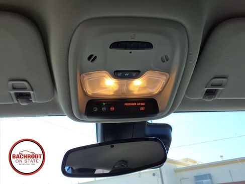 Used 2021 Buick Encore GX Essence FWD image 23