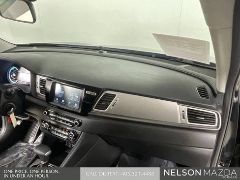 Used 2017 Kia Niro FE FWD image 31