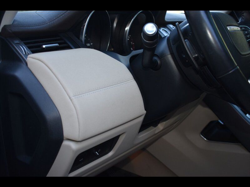 Used 2018 Land Rover Range Rover Evoque SE AWD/4WD image 14