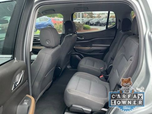 Used 2023 GMC Acadia SLE w/ Driver Convenience Package image 15