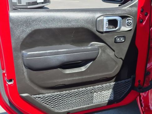 Used 2025 Jeep Wrangler Unlimited Sport AWD/4WD image 11