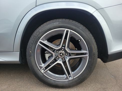 Certified 2025 Mercedes-Benz GLS 450 4MATIC image 5