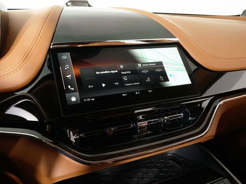 Used 2025 Aston Martin DBX 707 image 20