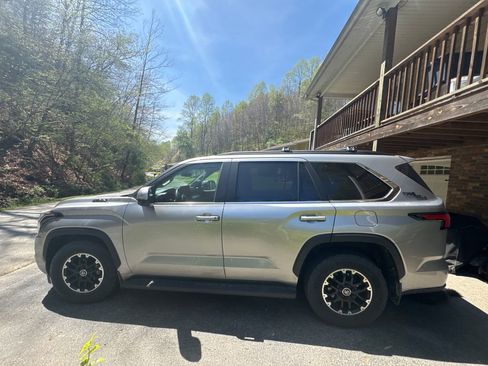 Used 2024 Toyota Sequoia SR5 w/ SR5 Premium Package image 19