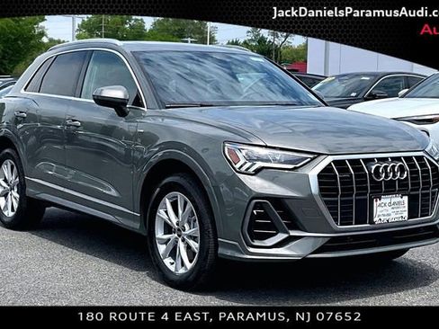 Used 2023 Audi Q3 2.0T Premium w/ Convenience Package AWD/4WD image 9