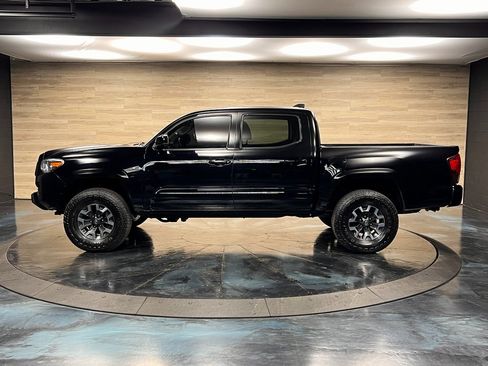 Used 2022 Toyota Tacoma SR image 13