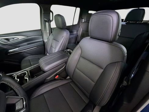 Used 2026 Chevrolet Traverse LT w/ Driver Confidence Package FWD image 12
