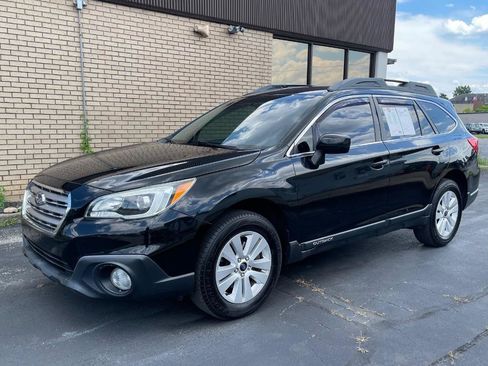 Used 2015 Subaru Outback 2.5i Premium AWD/4WD image 1