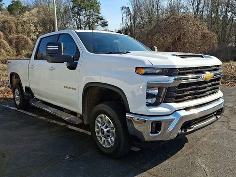 Used 2025 Chevrolet Silverado 2500 LT w/ Convenience Package image 3