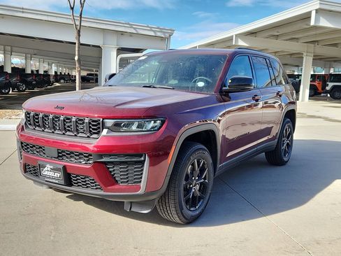 New 2026 Jeep Grand Cherokee Altitude AWD/4WD image 4