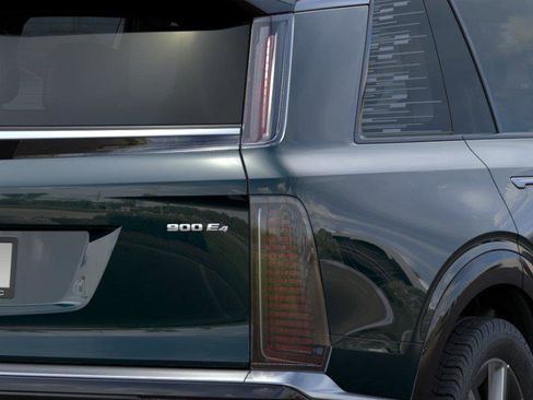 New 2026 Cadillac Vistiq Luxury AWD/4WD image 12