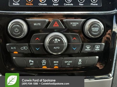 Used 2019 Jeep Grand Cherokee Altitude AWD/4WD image 28