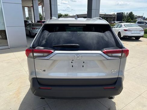 Used 2025 Toyota RAV4 XLE AWD/4WD image 6