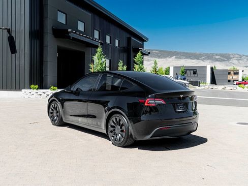 Used 2022 Tesla Model Y Performance AWD/4WD image 8