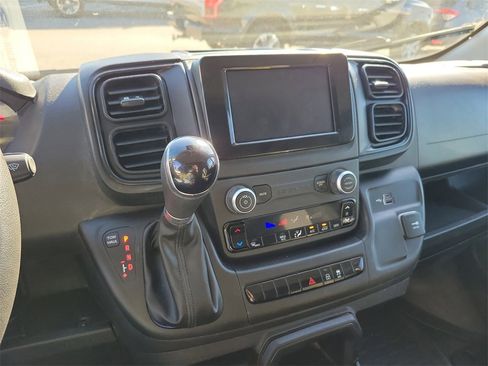 Used 2024 RAM ProMaster 2500 w/ Convenience Group image 14