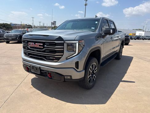 Used 2025 GMC Sierra 1500 AT4 w/ AT4 Premium Package AWD/4WD image 3