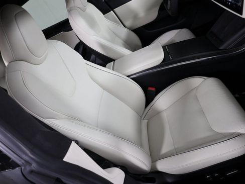 Used 2022 Tesla Model S Plaid image 26